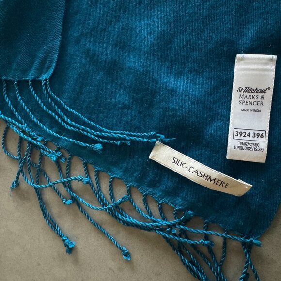 Silk & Cashmere Wool Turquoise Blue Soft Scarf Tassles St.Michael Vintage - Picture 3 of 4